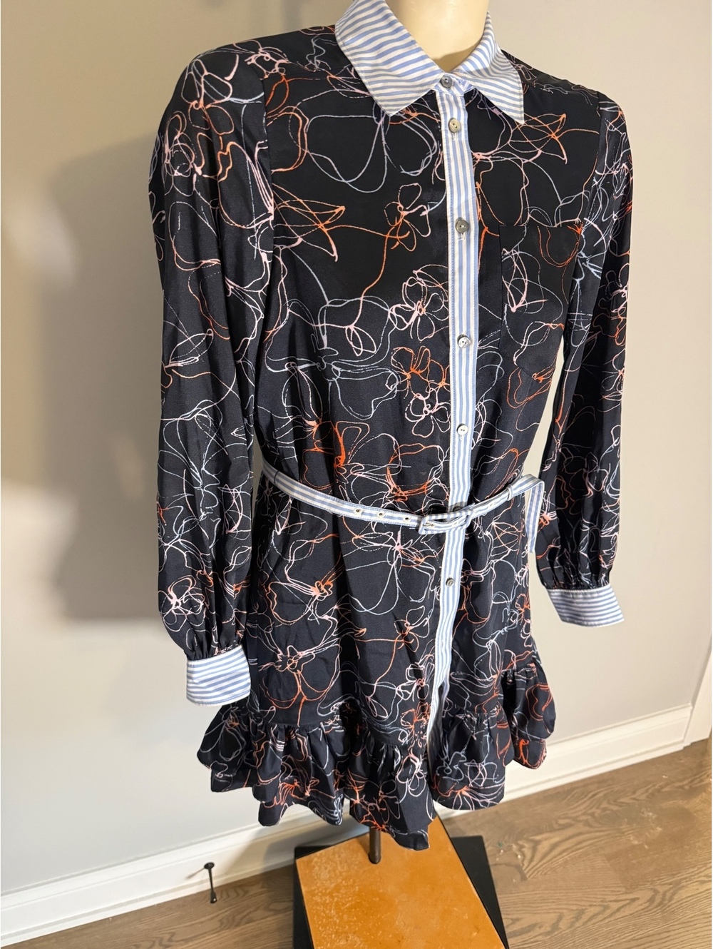 Cinq à Sept Navy Floral Print Button-Down Dress with Striped Collar and Belt, 2 - Picture 3 of 8
